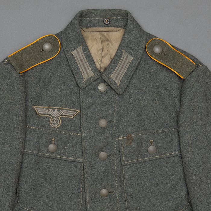 SP2 Heer M43 service blouse for a Aufklarüngs or Kavallerie EM — image 3