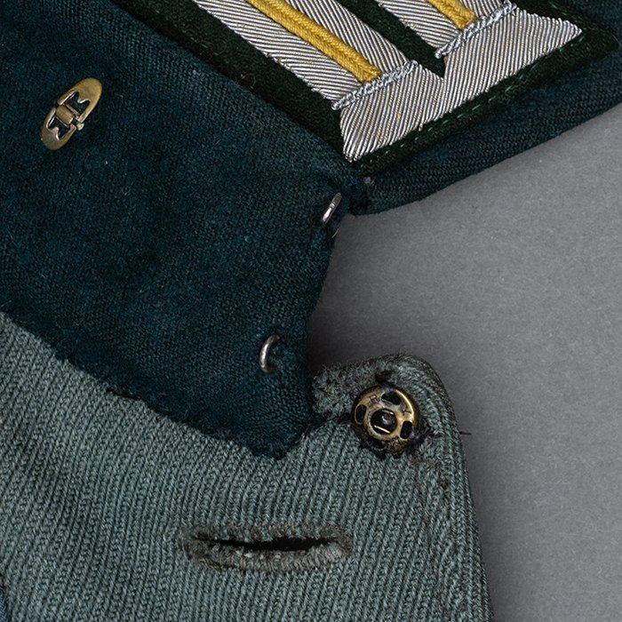ME1 Privately made service blouse for a well decorated Heer Nachrichten Hauptmann — image 21
