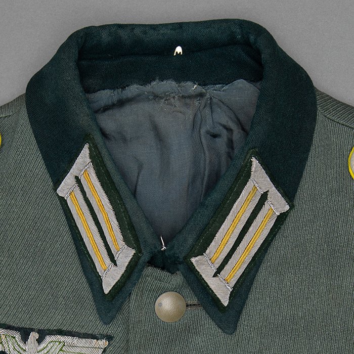 ME1 Privately made service blouse for a well decorated Heer Nachrichten Hauptmann — image 4