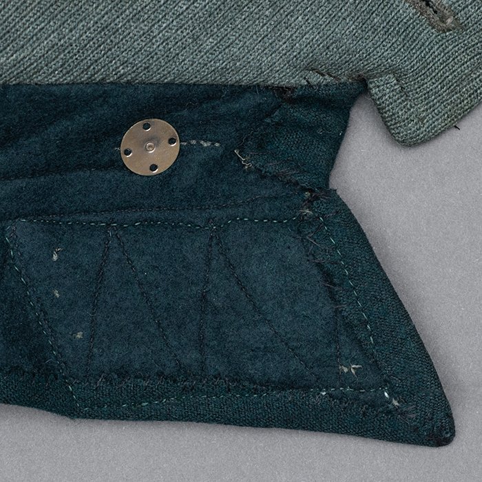 ME1 Privately made service blouse for a well decorated Heer Nachrichten Hauptmann — image 8