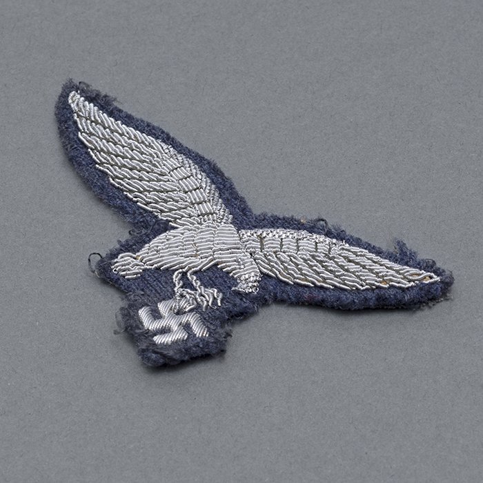 PR3 Uniform removed Luftwaffe officer's national emblem for the service blouse — image 3