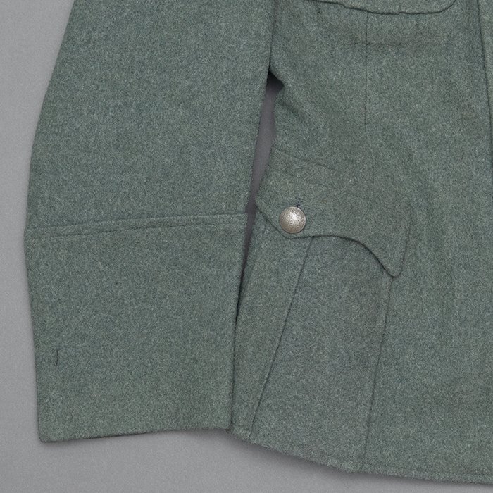 FI4 Privately made service blouse for a Heer Gebirgsjäger Hauptmann — image 16