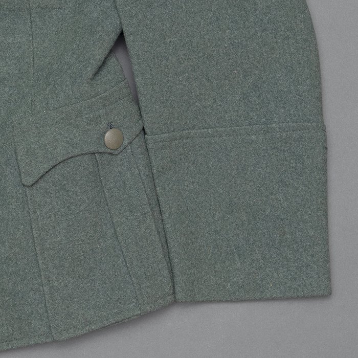 FI4 Privately made service blouse for a Heer Gebirgsjäger Hauptmann — image 18
