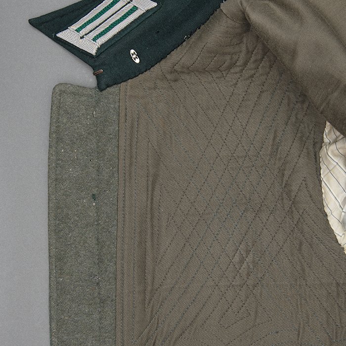 FI4 Privately made service blouse for a Heer Gebirgsjäger Hauptmann — image 21