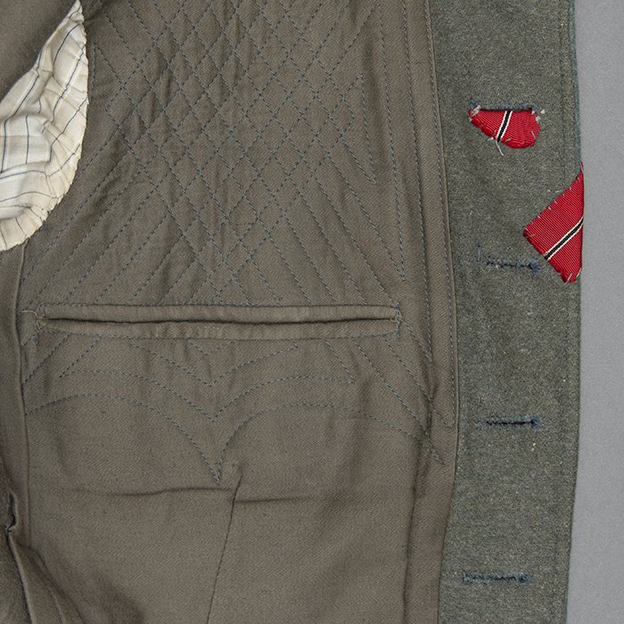 FI4 Privately made service blouse for a Heer Gebirgsjäger Hauptmann — image 22