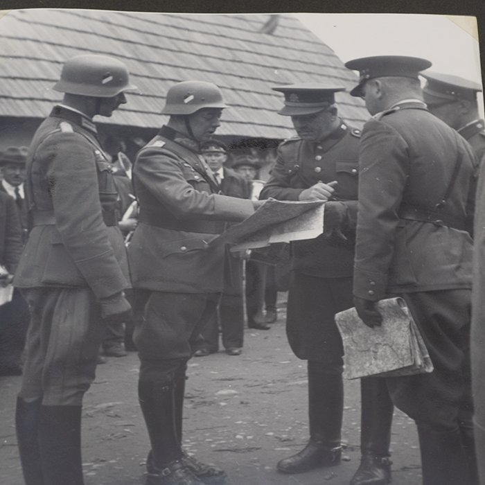 JS10 Early war photo album for a soldier in a Heer Kavallerie unit — image 17
