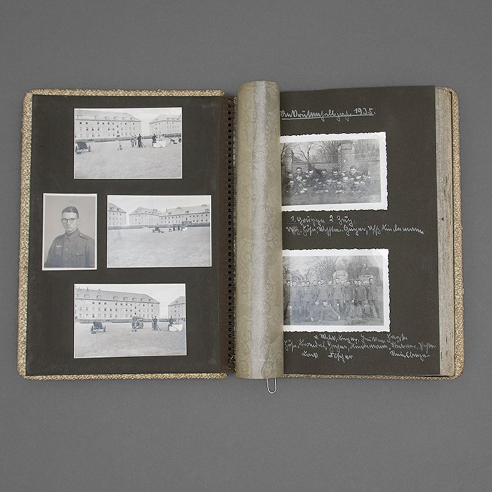 JS10 Early war photo album for a soldier in a Heer Kavallerie unit — image 3