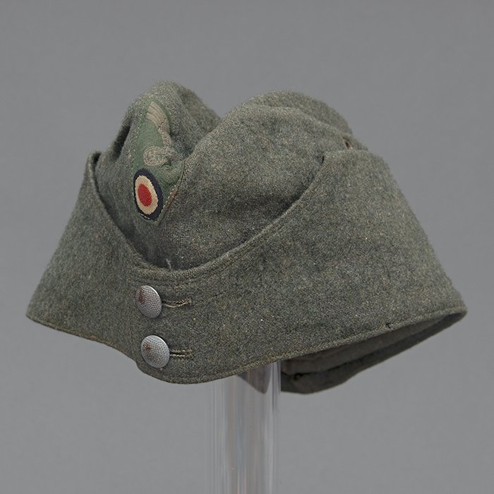 SP6 Service worn Heer EM M42 cap with factory sewn trapezoid shaped insignia — image 9
