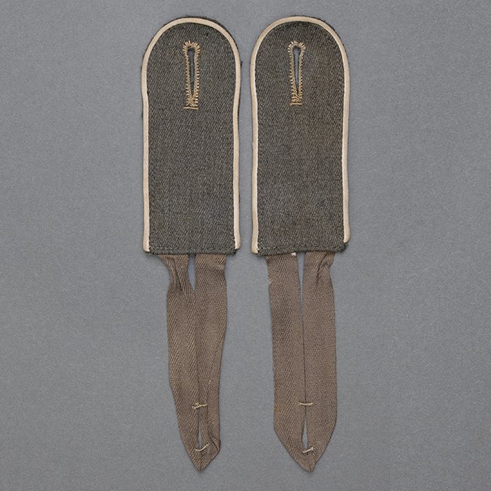 RAS59 Service worn Heer M44 service blouse for an Infanterie EM in gabardine fabric — image 15