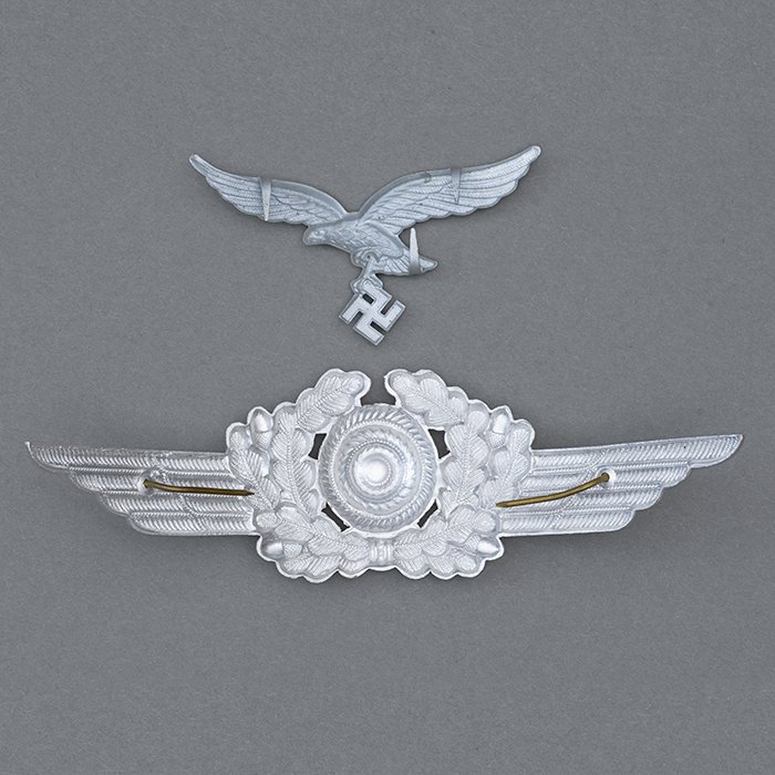 JDE65 Insignia set for a Luftwaffe EM/NCO visored cap — image 3