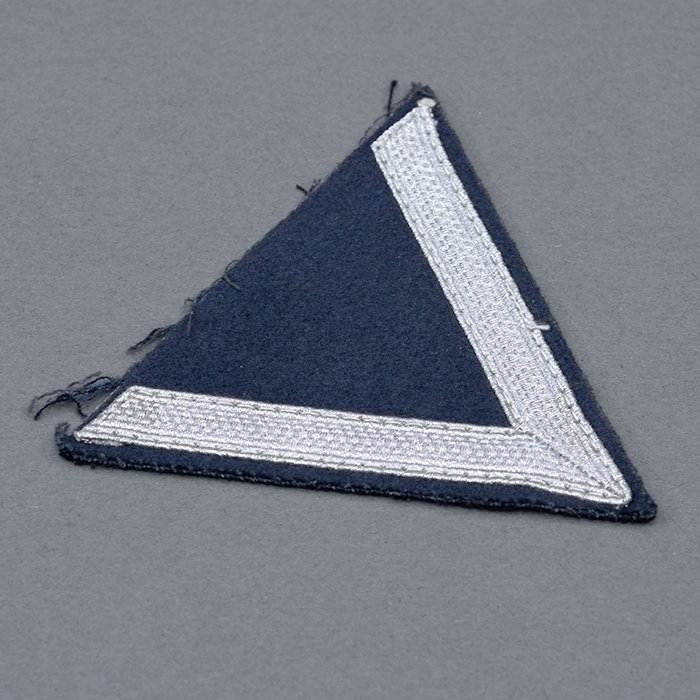 JDE32 Luftwaffe Gefreiter rank chevron — image 3