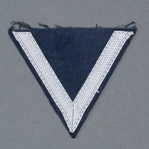 JDE32 Luftwaffe Gefreiter rank chevron