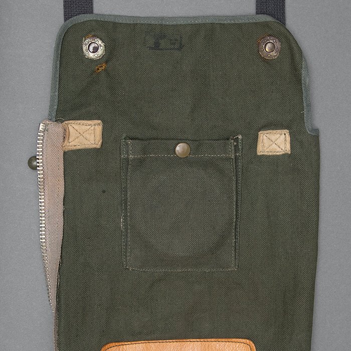 HB2 Early Fallschirmjäger gas mask carrying bag — image 10