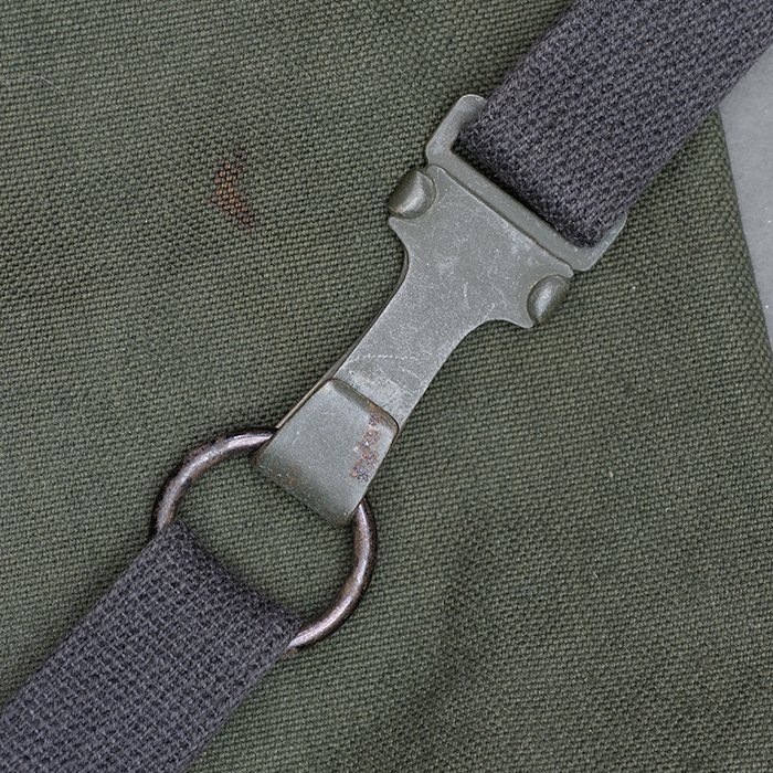 HB2 Early Fallschirmjäger gas mask carrying bag — image 17