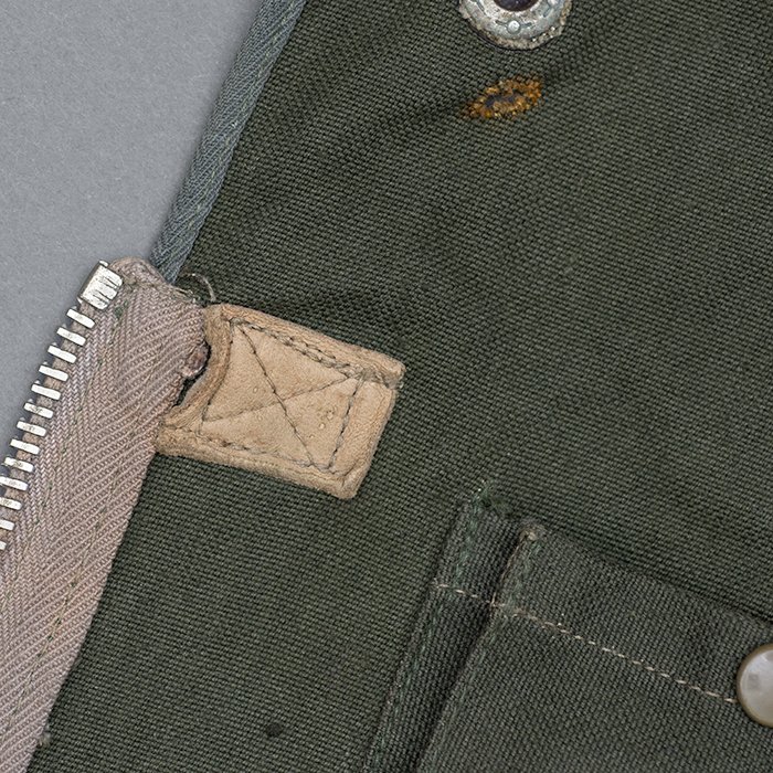 HB2 Early Fallschirmjäger gas mask carrying bag — image 22