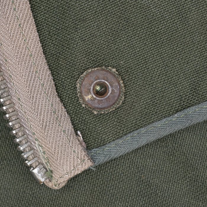 HB2 Early Fallschirmjäger gas mask carrying bag — image 23