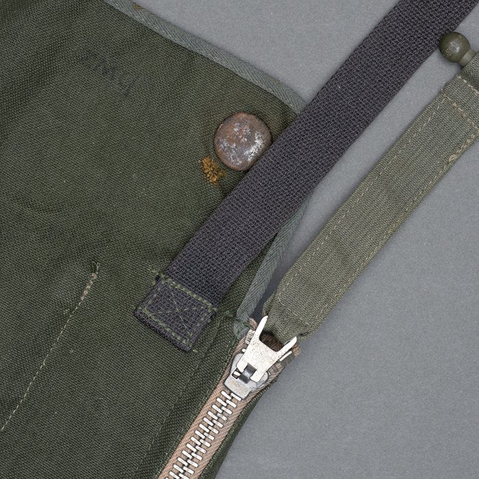 HB2 Early Fallschirmjäger gas mask carrying bag — image 6