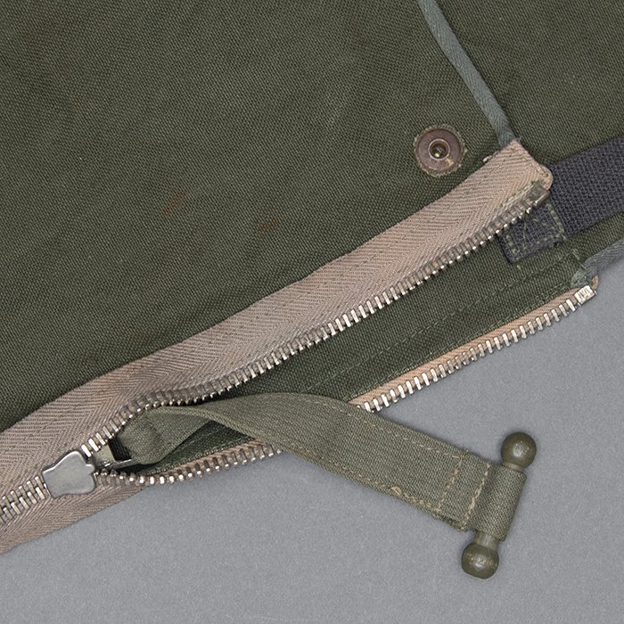 HB2 Early Fallschirmjäger gas mask carrying bag — image 8