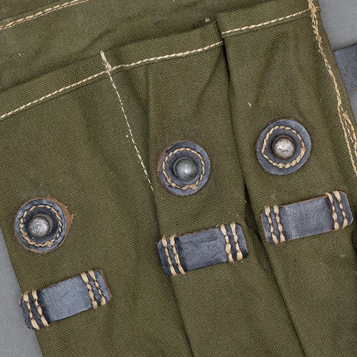 HB3 Pair of service used MP40 magazine pouches, clg 43 — image 4