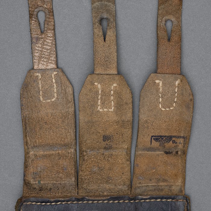 HB4 Service used right side black leather MP40 magazine pouch — image 6