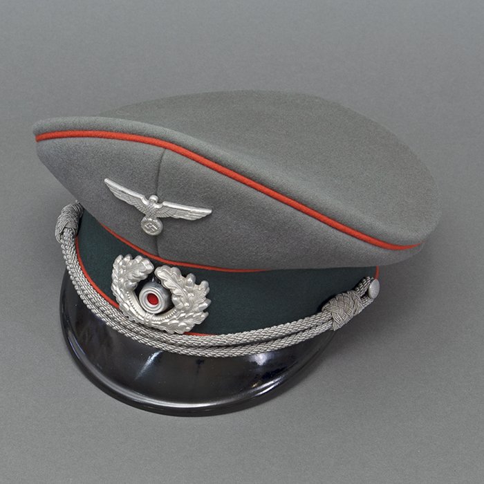 HT6 Beautiful Heer Artillerie officer's visored cap by HPC — image 10