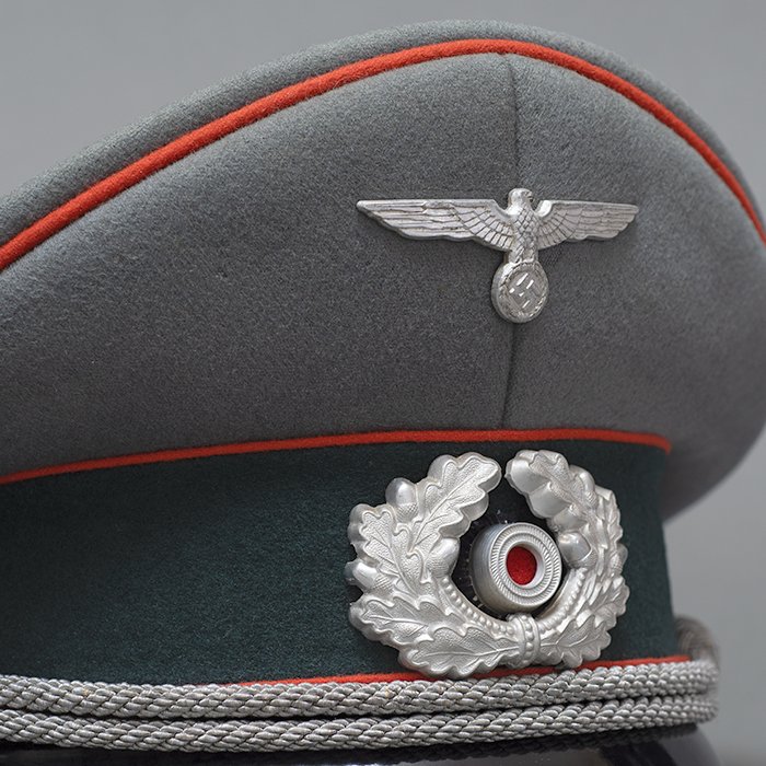 HT6 Beautiful Heer Artillerie officer's visored cap by HPC — image 9