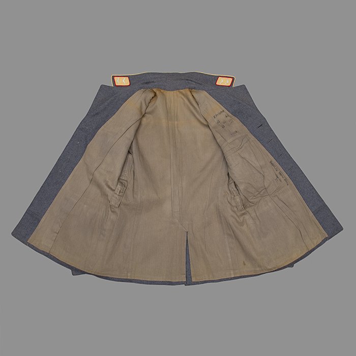 HT1 Excellent named pre war quality issue four pocket service blouse for a Luftwaffe Gefreiter in Regiment General Göring — image 23