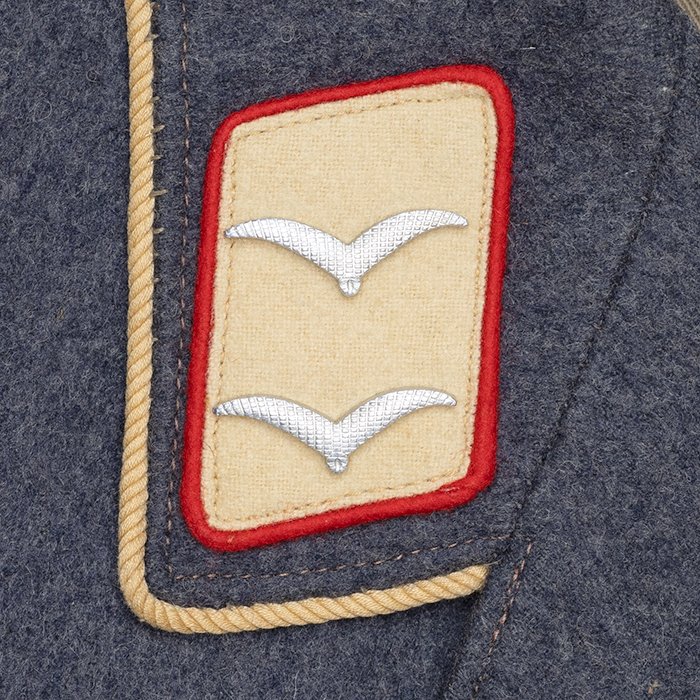 HT1 Excellent named pre war quality issue four pocket service blouse for a Luftwaffe Gefreiter in Regiment General Göring — image 5