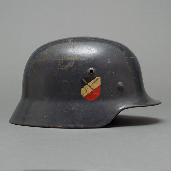 GR2 Luftwaffe M35 double decal helmet with early pattern eagle — image 12