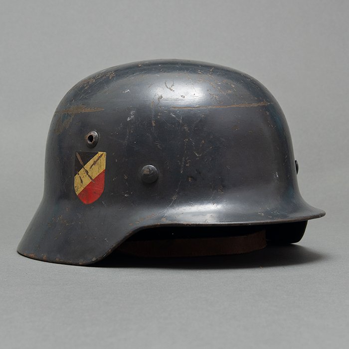 GR2 Luftwaffe M35 double decal helmet with early pattern eagle — image 15