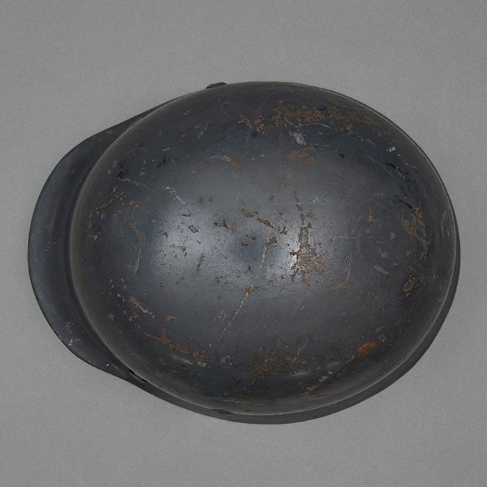 GR2 Luftwaffe M35 double decal helmet with early pattern eagle — image 17