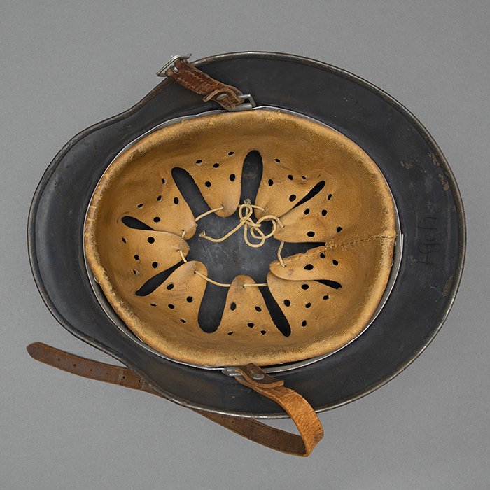 GR2 Luftwaffe M35 double decal helmet with early pattern eagle — image 23