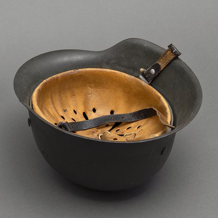 GR3 Heer M42 single decal helmet — image 19