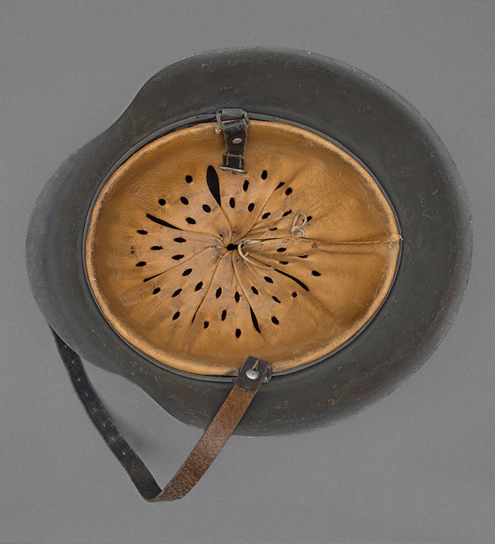 GR3 Heer M42 single decal helmet — image 21