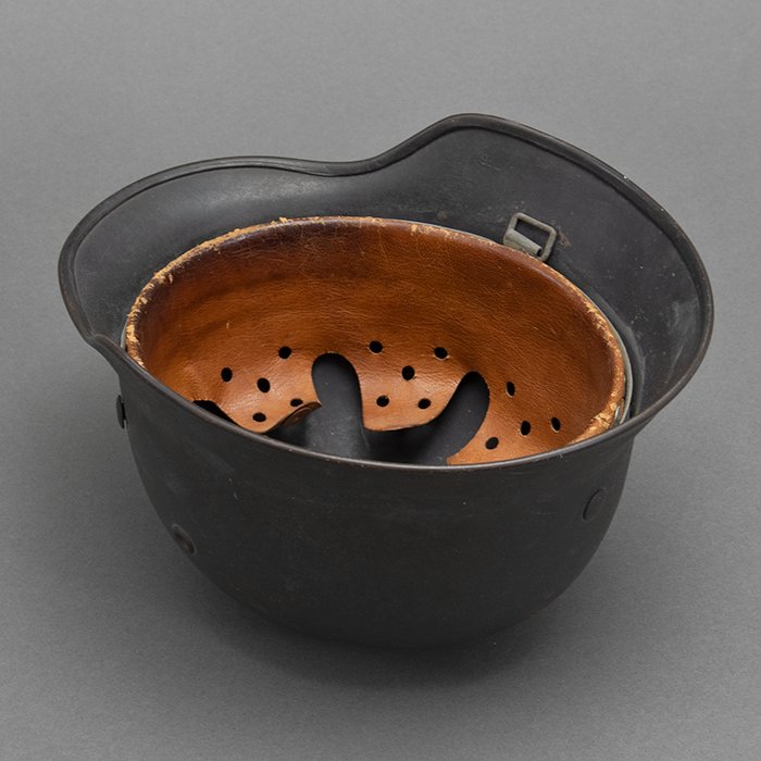 GR4 Nice Luftwaffe M40 single decal helmet — image 19