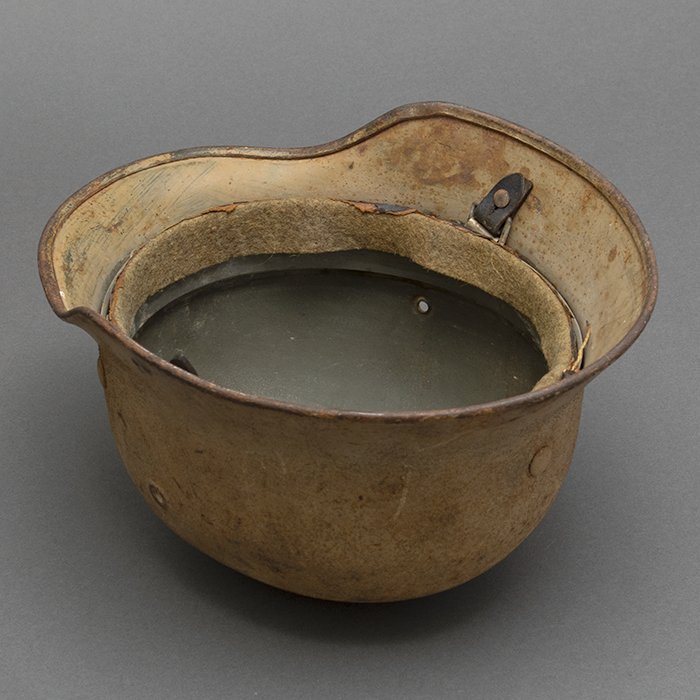 GR5 Heer M40 single decal tan sand camouflaged helmet — image 19