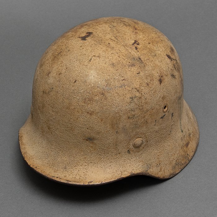 GR5 Heer M40 single decal tan sand camouflaged helmet — image 7