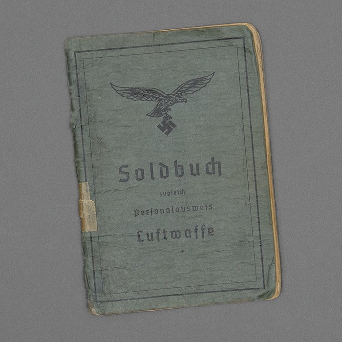 GR8 Soldbuch for a Luftwaffe Flak Obergefreiter — image 2