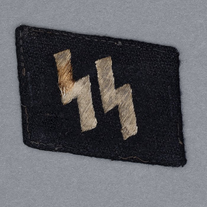 HT30 Uniform removed SS runic collar patch, 'borderless runes' variant — image 2