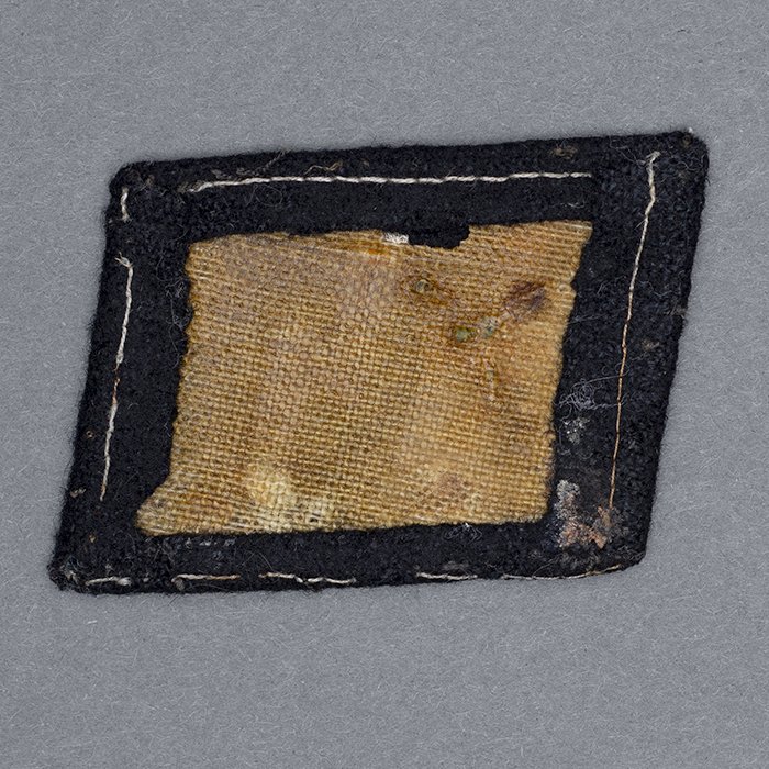 HT30 Uniform removed SS runic collar patch, 'borderless runes' variant — image 4
