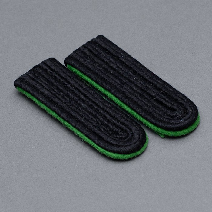 HT14 Unissued matched pair of SS-Sicherheitsdienst shoulder boards for the rank of SD Mann — image 3
