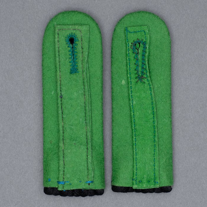 HT14 Unissued matched pair of SS-Sicherheitsdienst shoulder boards for the rank of SD Mann — image 4