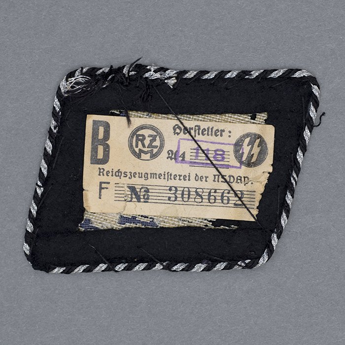 HT27 Pair of uniform removed collar patches for a SS Leibstandarte Adolf Hitler EM — image 6