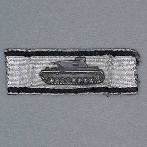 HT26 Uniform removed Tank Destruction Badge in Silver