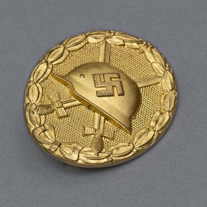 HT19 Excellent 1939 Gold Wound Badge — image 3