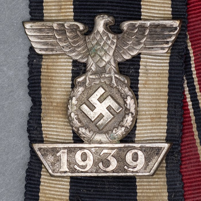 HT24 Uniform removed EKII Spange and Ostmedaille ribbons — image 3