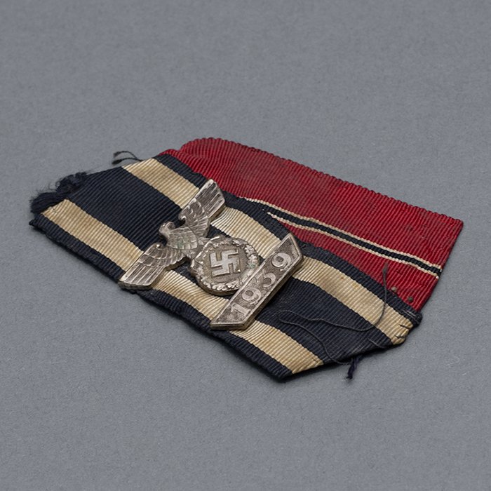 HT24 Uniform removed EKII Spange and Ostmedaille ribbons — image 4