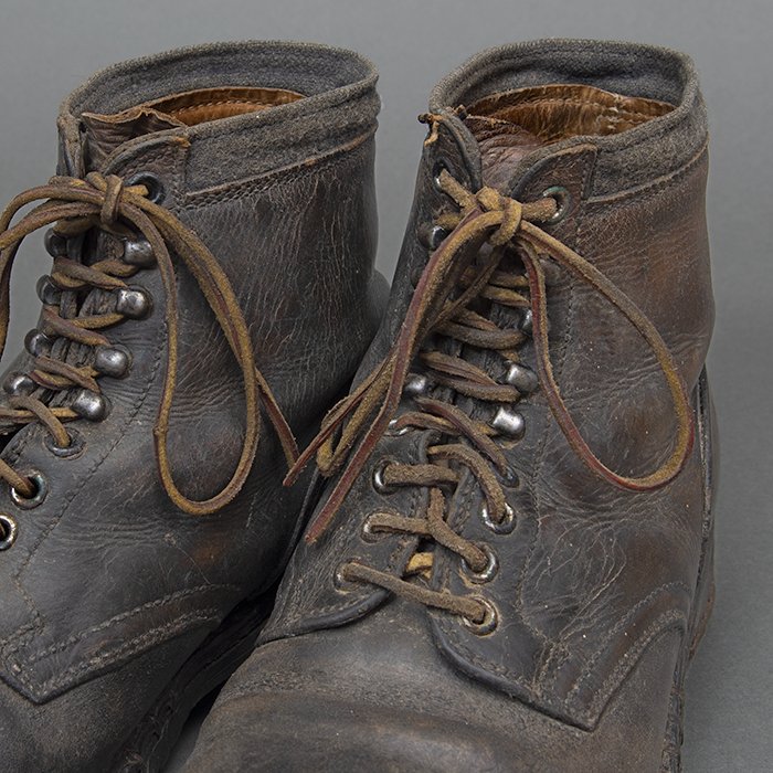 BJR9 Nice matched pair of service used Gebirgsjäger boots — image 5