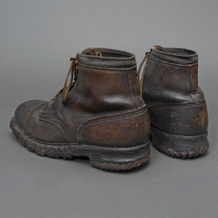 BJR9 Nice matched pair of service used Gebirgsjäger boots — image 9