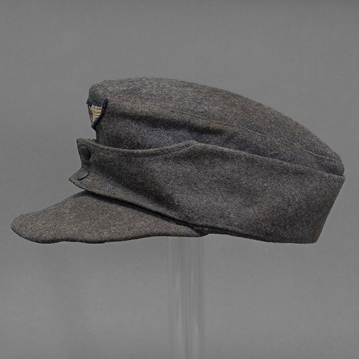 BX4 Luftschutz EM M43 cap — image 10